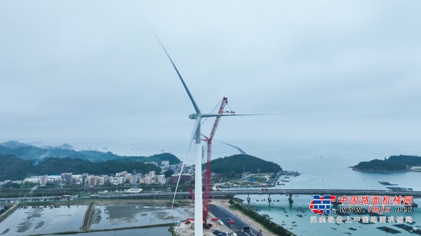 全球首台18兆瓦海上风电机组成功吊装！三一2000吨圆满完成任务！
