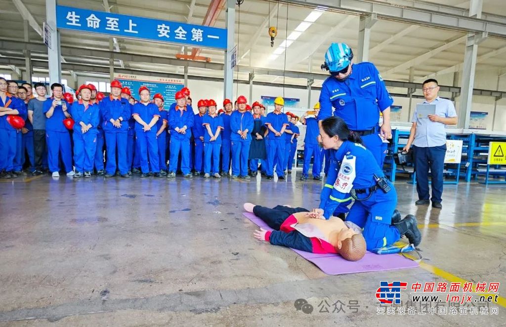此次演练内容丰富多样，涵盖了消防灭火、火灾报警、消防逃生、消防器材使用培训，以及伤员应急救援等关键环节。