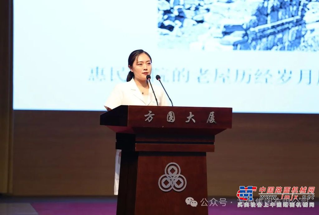 海阳市“红耀雷乡”宣讲团、红色志愿服务队、全民国防教育师资库成员杨林、修康华、高圆圆、王星贻、于沛霆、徐时强等六位优秀红色宣讲员先后登台进行宣讲，他们用鲜活的语言、生动的实例和真挚的感情，将一个个新时代故事、党史故事和奋斗故事娓娓道来，带领与会人员走进那些波澜壮阔的历史瞬间，回顾新时代取得的新成就、展现的新风貌，以及中国式现代化“海阳实践”的动人事迹。