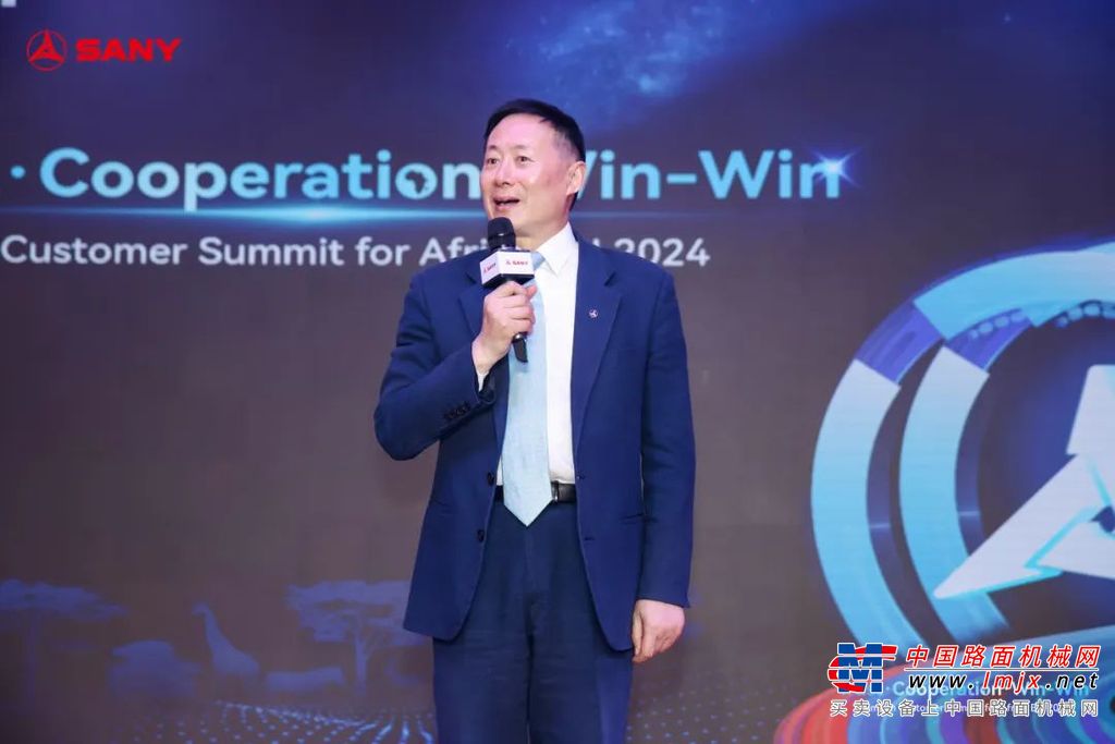 	三一重机董事长陈家元向远道而来的非洲客人表达了诚挚的欢迎，他表示，希望通过此次访问，大家能充分了解三一在技术研发、生产制造和服务配件等方面的成熟体系和整体优势，增进对三一的了解和信任，探索更多的合作可能性，共同推动非洲的基础设施建设和经济发展，实现更高的社会价值和商业效益。