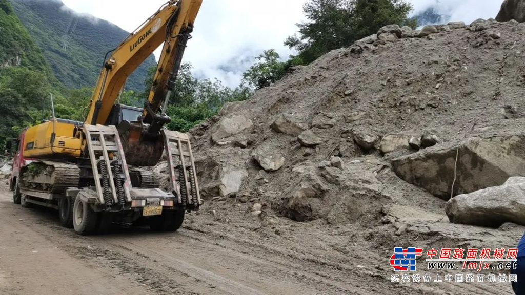 情系灾区 共济风雨 | 柳工设备奔赴康定抗灾救援