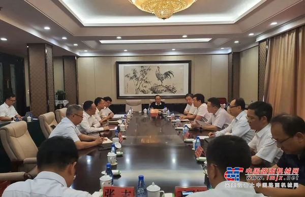 中南大学校长李建成率队走访三一西北产业园