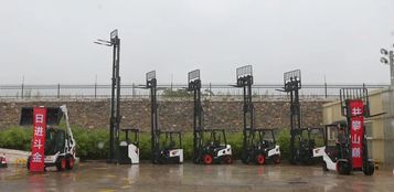 电动叉车市场新宠丨山猫展现非凡实力