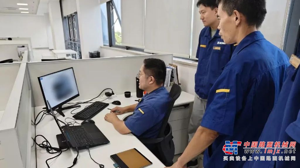 	本次大赛围绕商用车车辆结构、动力系统、智能网联、工艺改进、自动驾驶、节能减排等方面，评选出“AI大模型”故障评断系统、新能源整车启动控制系统、轻型宽体商用车外观设计造型、驾驶习惯预测模型及数据处理方法等13项创新技术，以高质量科技创新培育公司高质量发展新动能。