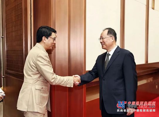 马达加斯加总统拉乔利纳一行参观三一