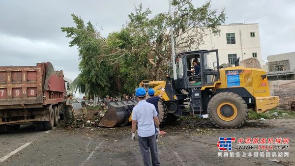 柳工設備助力台風“摩羯”災後重建