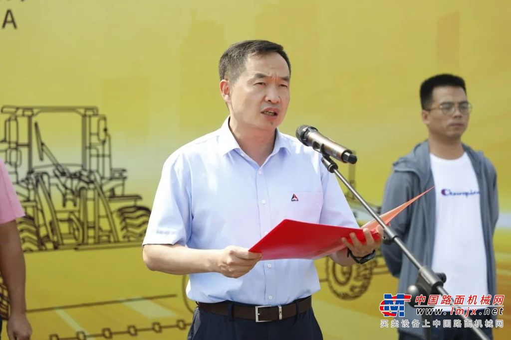 	东南亚是全球矿产资源最丰富的市场之一，也是矿山机械的“兵家必争之地”。自2024年以来，随着“一带一路”倡议的推进和区域合作的加深，东南亚矿山开采对工程机械的需求呈现出较为强劲的增长态势。临工紧抓市场窗口期，凭借在矿山工况领域的深厚积累和卓越产品性能，销量和占有率不断取得新突破。