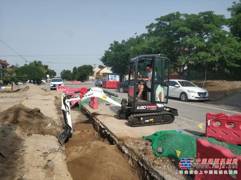 此次推出两个1000亿元清单优先支持城市更新重点项目，这些燃气、供排水、供热项目的改造正是山猫小型机械设备的强项。
