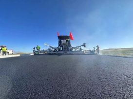 再战高原 | 戴纳派克SD摊铺机青海同赛高速立新功