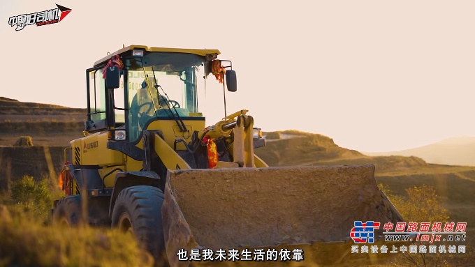 普通的操作手很容易被外部环境所影响，成为夹缝生存的人。然而，有一些乐观向上且有勇有谋的好司机操作手，他们在面对周期挑战时，给出了一致答案————继续坚守前行！