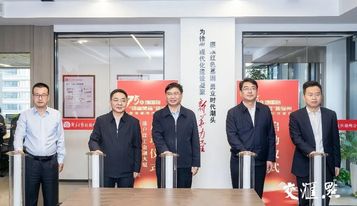 搭上“徐工轻卡”，新华人这样“看”徐州