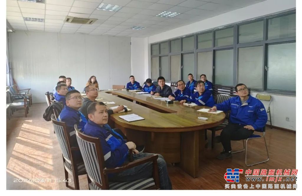 	对内，技术人员下沉各制作车间，对日常发生质量制作问题进行实时跟踪解决，配合质量管理部门进行日常工艺质量检查督导，截止10月底共完成质量、工艺纪律检查20余次，发现问题100余项，并提出整改方案，使各类质量问题得到及时处理。对外，技术人员重视客户反馈，频繁到客户工地了解现场发生的质量问题，进行重点问题分析，追根溯源，并对频发、重复及重点质量问题进行梳理和总结，制定相应整改措施。针对关键件签署技术协议37份，最大限度保障客户质量需求。