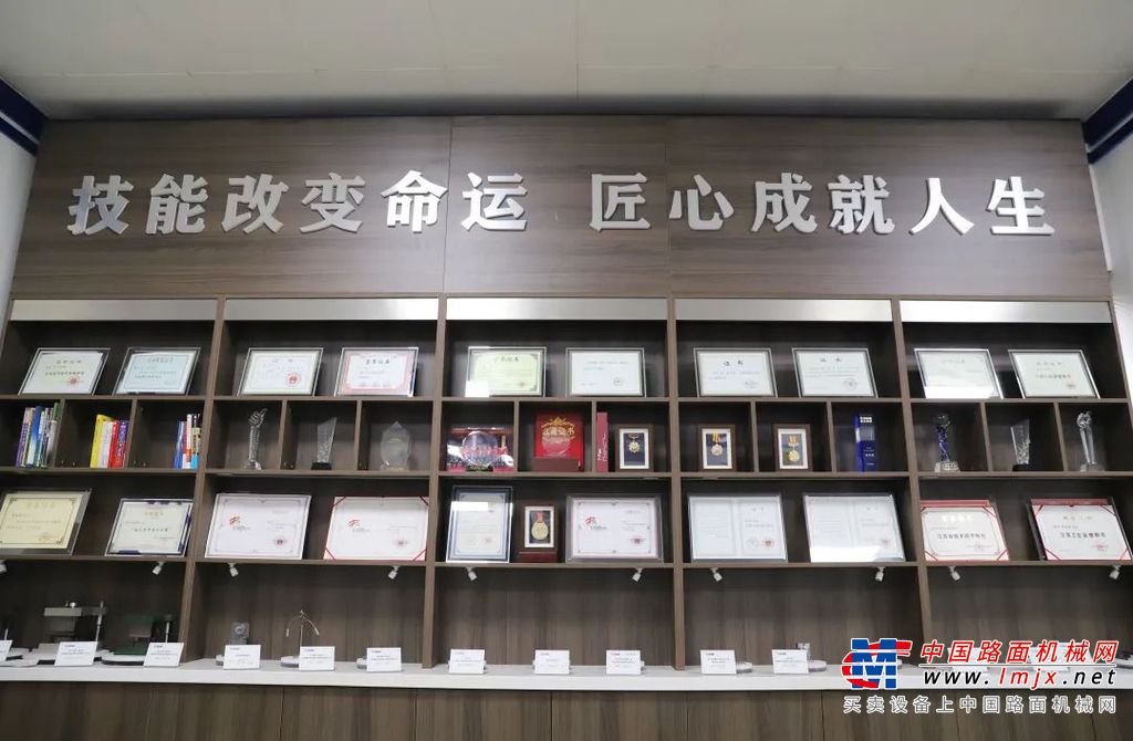 近日，中国青年报刊登文章《陈增：捍卫“振兴杯”金奖“血统”，我自豪！》。