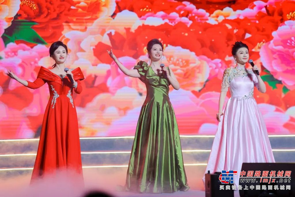 	周亦武强调，面对百年未有之大变局加速演进、新一轮科技革命和产业变革深入发展的新形势，山河智能全体干部职工，要牢记习近平总书记视察山河智能时的殷殷嘱托，坚定初心使命，增强“工控意识”，以科学谋划的确定性有效应对工程机械行业的不确定性，不断提升经营质量，努力构建新发展格局，全力发展矿山装备、特种装备、航空装备和国际市场等前景明朗的板块，聚焦装备高端化、智能化、绿色化发展与高端市场开拓，不断优化产业结构，深入实施先导式创新，面向市场聚焦客户需求开展有价值创新，大力发展新质生产力，不断提升市场核心竞争力。