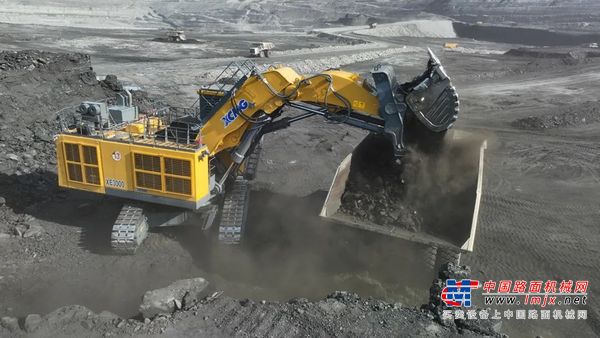 bauma CHINA 2024丨大型露天礦山智選之作，徐工XE3000礦用挖掘機重磅亮相徐