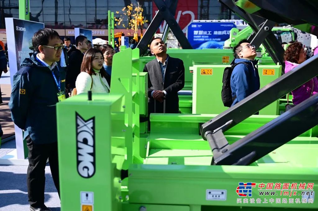 	在bauma CHINA