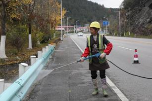 道路養護進行時：長順縣交通運輸局為出行保駕護航