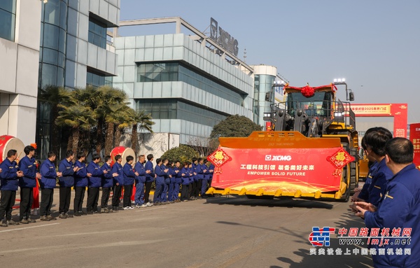 2025徐工開門紅，全球批量發車