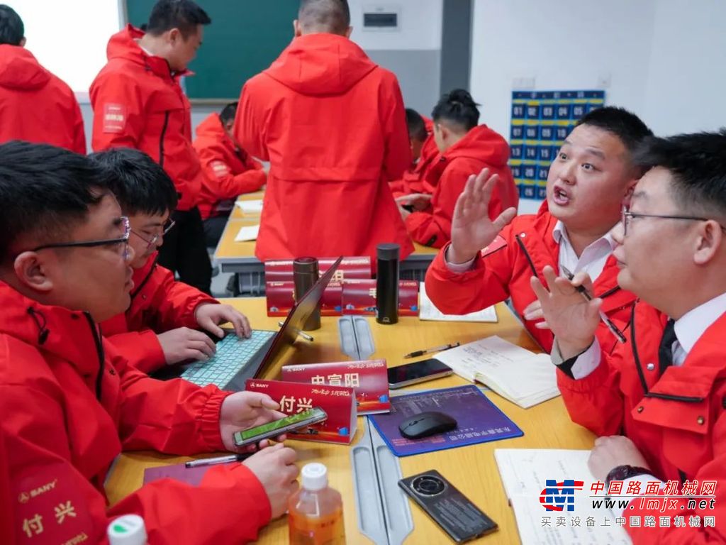 左右滑动查看更多