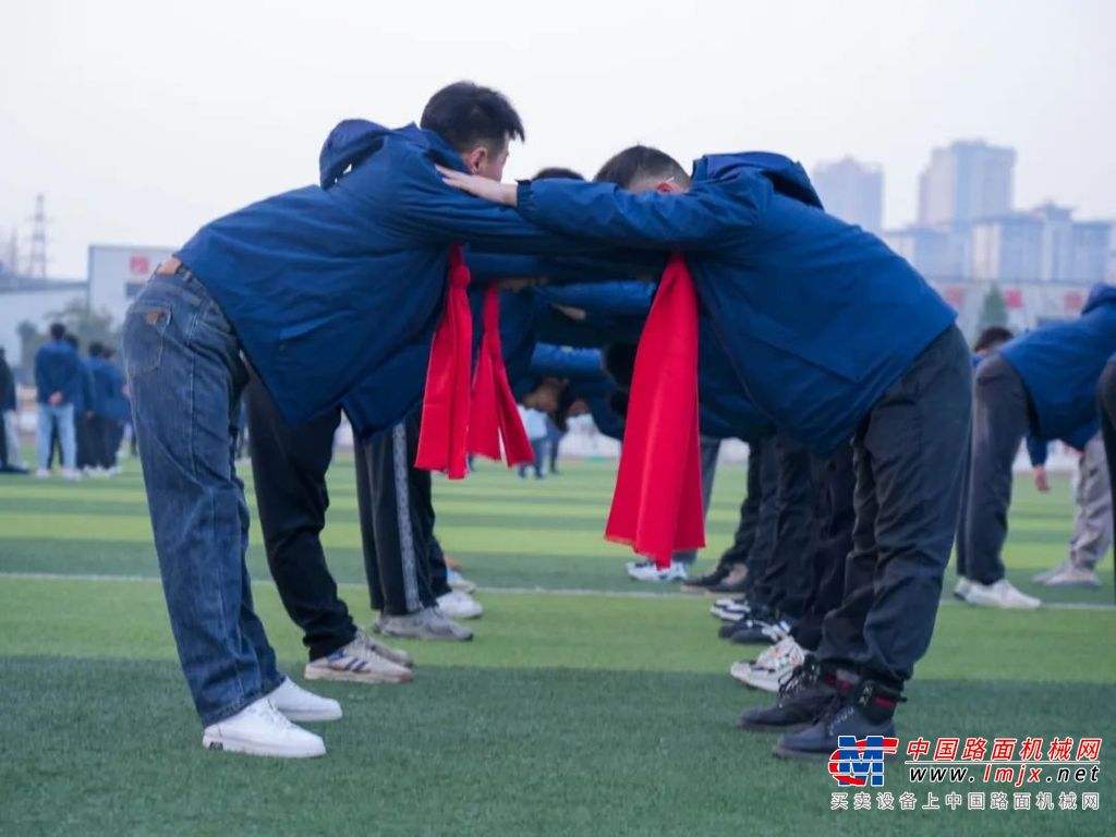 	学员将所学知识转化为实际技能，对车辆进行故障诊断、排查和修复；排故后，考官对车辆部件、功能及常见故障进行深度剖析，复盘排查步骤、处理流程和故障判定逻辑。