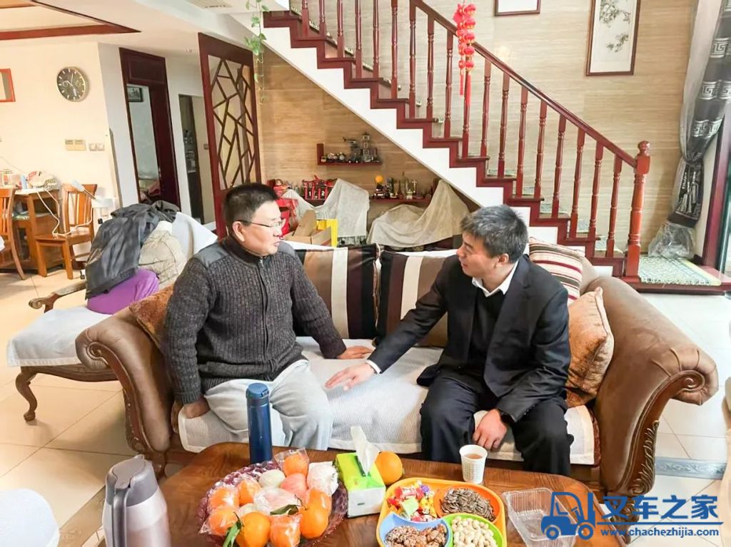 中交西筑刘宏伟春节前看望慰问退休老领导 
