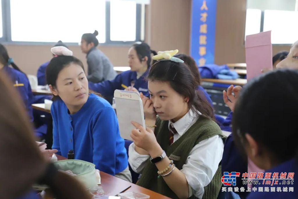 	持愿追梦、乘风破浪