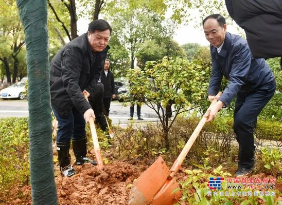 國際森林日 | 鐵建重工組織開展 “中國鐵建員工在植樹”活動