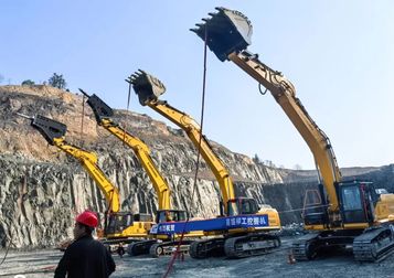 交机热 | 四台柳工挖掘机交付矿山，硬岩开采再添利器