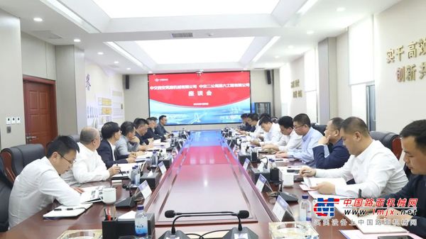 中交西筑与中交二公局六公司开展业务交流