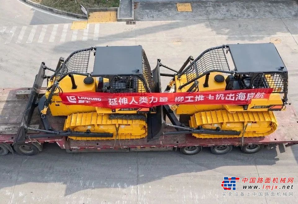 	3月8场展会吸引超千名客户到场，仅甘肃单场斩获超35台订单，试驾体验区人气爆棚，客户直言“T系列重新定义了装载机的价值标准”；