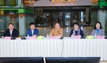 老生创谈！向文波携四大导师直播破解大学生创业密码