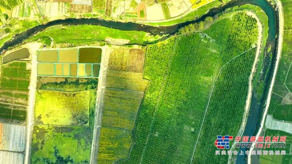 谷雨时节、铁臂生金！徐工挖掘机赋能高标准农田建设