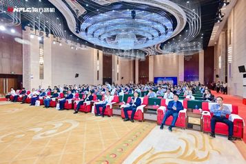 南方路机出席筑养路机械会议 共谋沥青再生行业未来