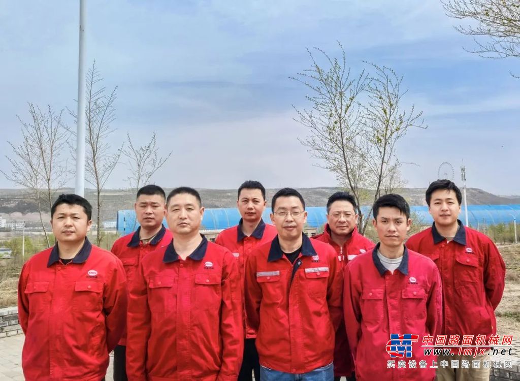 铁建重工：身边的奋斗者 | 穿梭陕蒙边界的“红衣天使”，跟班服务照亮幽深矿井