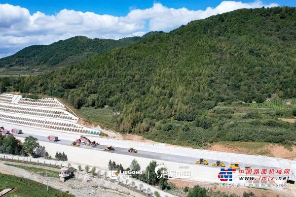 匠心筑路展担当，科技赋能新征程 | 柳工路机助力眉太高速公路建设纪实