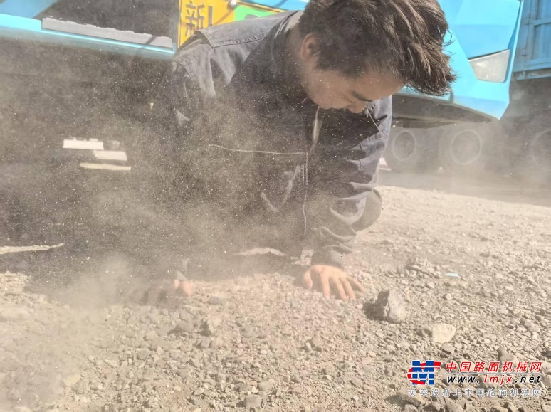 三一重工【服务人物】新疆淖毛湖直服：五一战风沙，服务铸忠诚