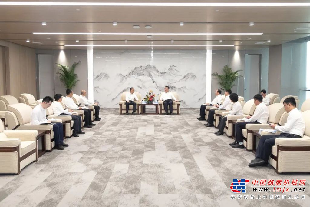 山东重工集团与江淮前沿技术协同创新中心签署战略合作框架协议