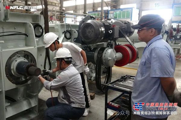 南方路机人才接力，从萌新到优秀服务工程师的距离有多远？