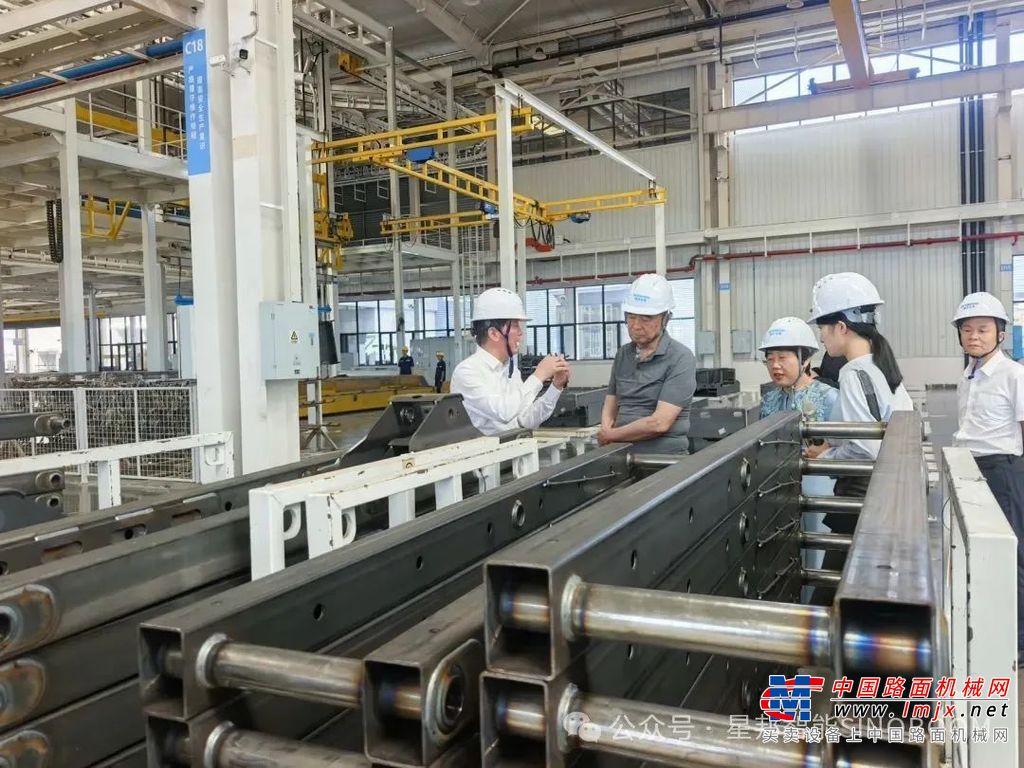 中国机械工业联合会党委书记、会长徐念沙一行莅临星邦智能采访调研