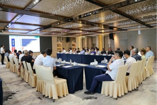 聚力同行·共赢未来 ——2025年柳工国内营销四届一次经销商顾问会成功召开