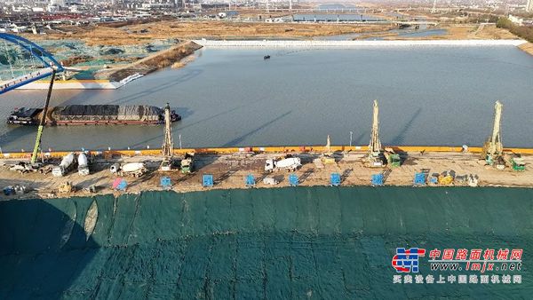 上海金泰SG系列抓斗全矩阵助建亚洲最大“水上立交”截渗墙工程