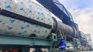 再生“烤”验丨达刚筑机双滚筒慈溪工地顺利出料