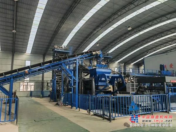 工程项目实录 | 三联机械超大型水工砖/挡土墙设备落地华中地区