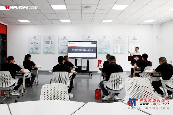 以用促学 │ 南方路机学院为冀东客户开展制砂设备专项培训