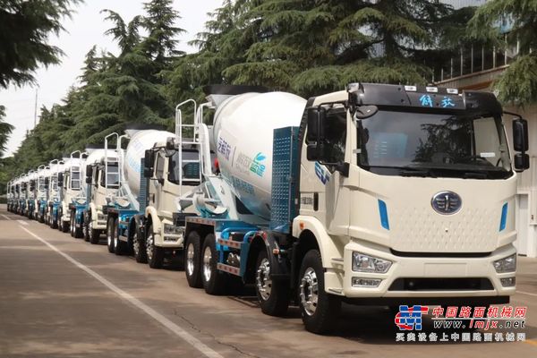 中集车辆新能源搅拌车，硬核助力西南地区重点工程建设