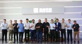 海外拓新局 | 盈峰环境交付马来西亚环卫行业首批纯电动垃圾压缩车！