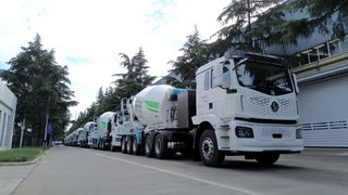 “多拉快跑”利器！中集车辆20台EV·DTB半挂搅拌车挺进大湾区