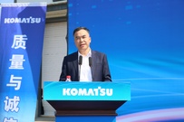 小松（中国）董事长费春江一行出席内蒙古地区D375A-8R交机仪式