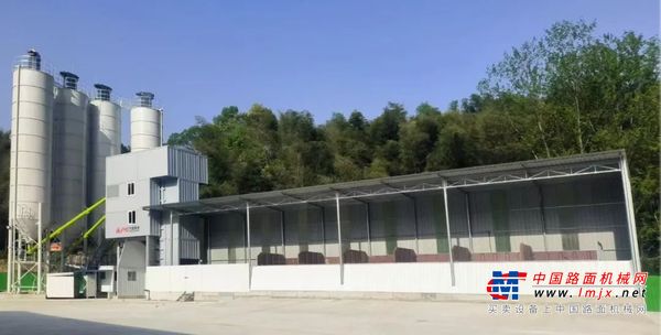 【绿色施工】方圆HZS180D搅拌站强劲支撑霍山至英山绿色工程建设