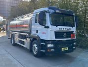 重汽汕德卡17立方铝合金运油车